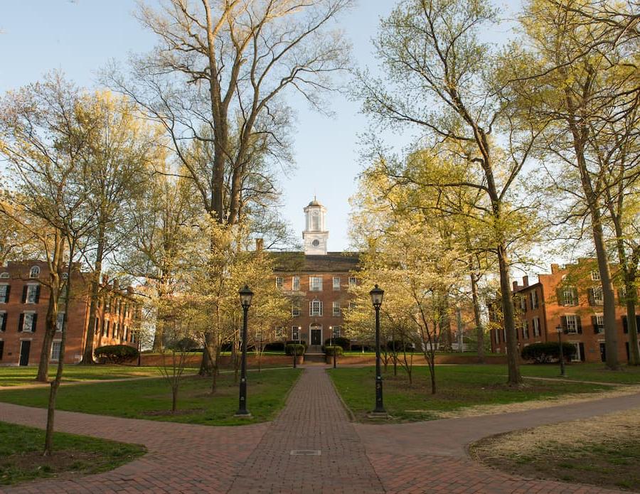 The College Green on Ohio University's 雅典 campus.