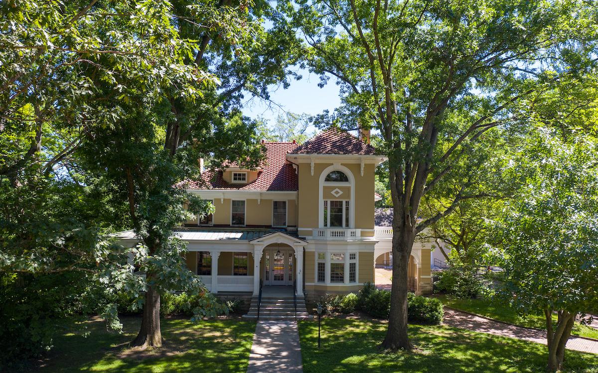 29 Park Place, located on South Green and houses the Academic Engagement Center